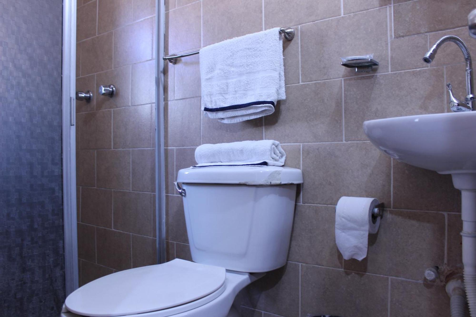 Hotel Plaza Aleman Leon Ruang foto