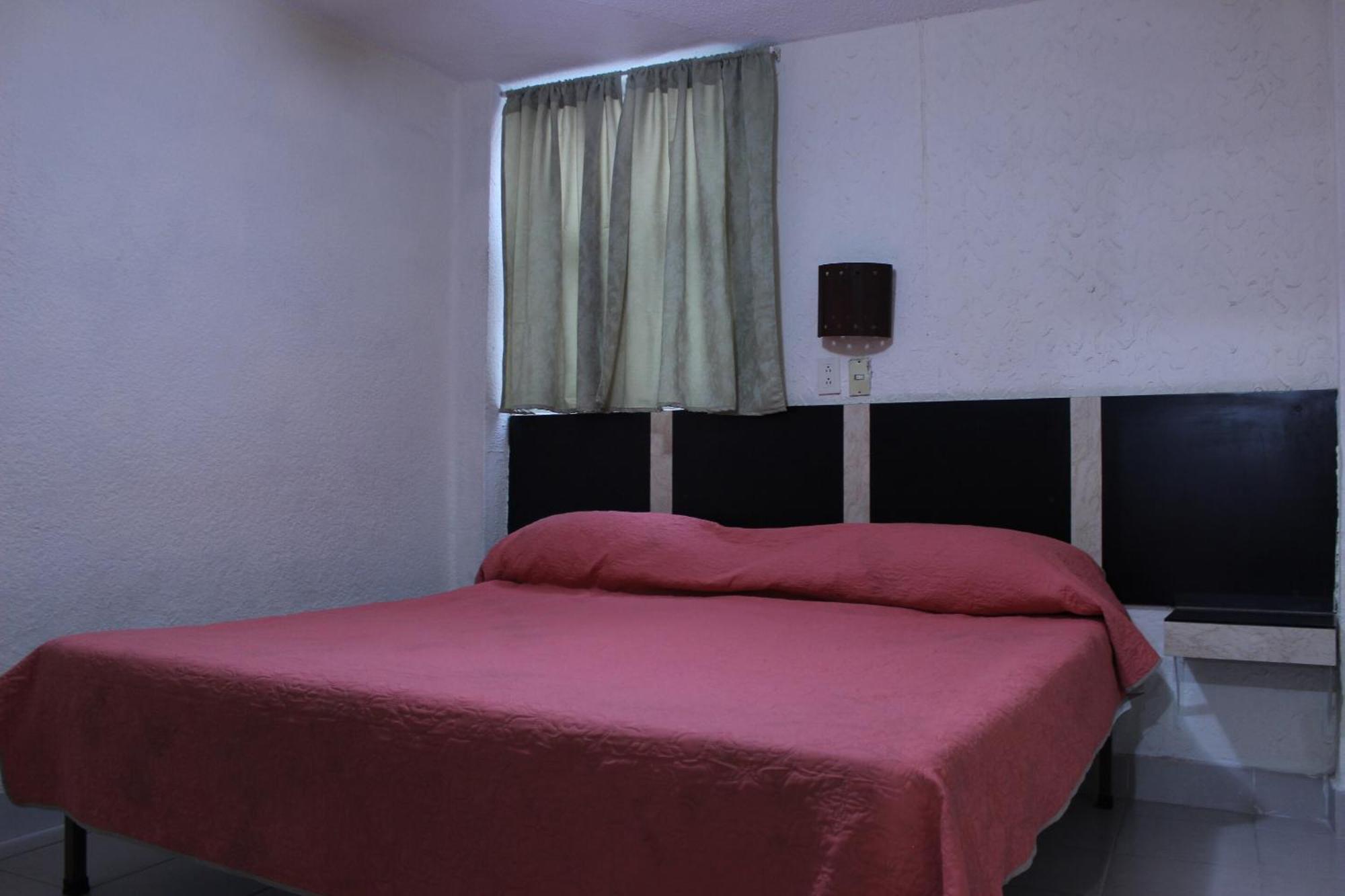 Hotel Plaza Aleman Leon Ruang foto