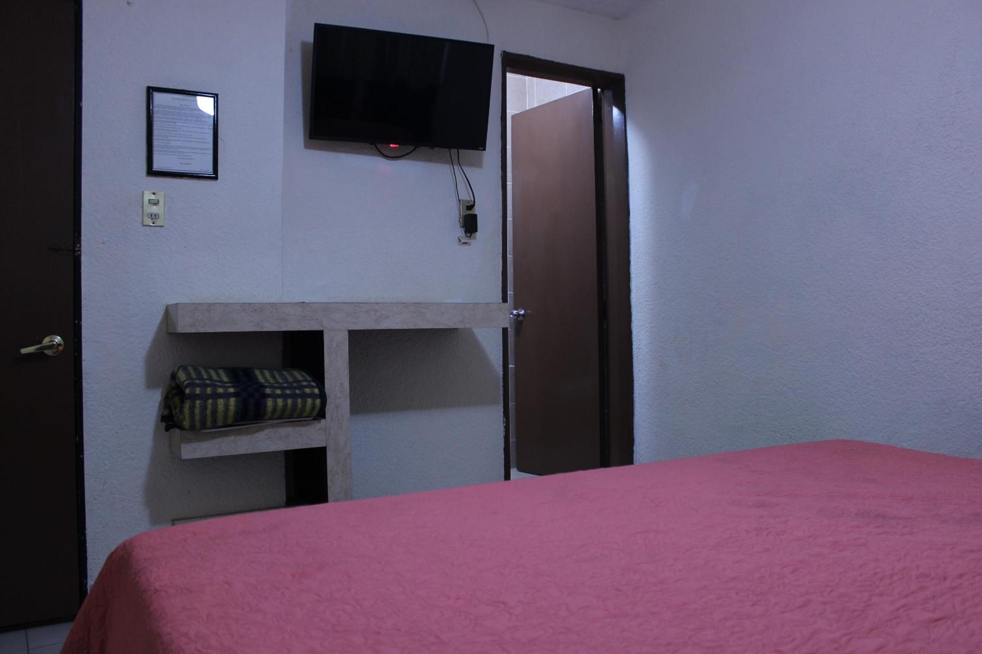 Hotel Plaza Aleman Leon Ruang foto