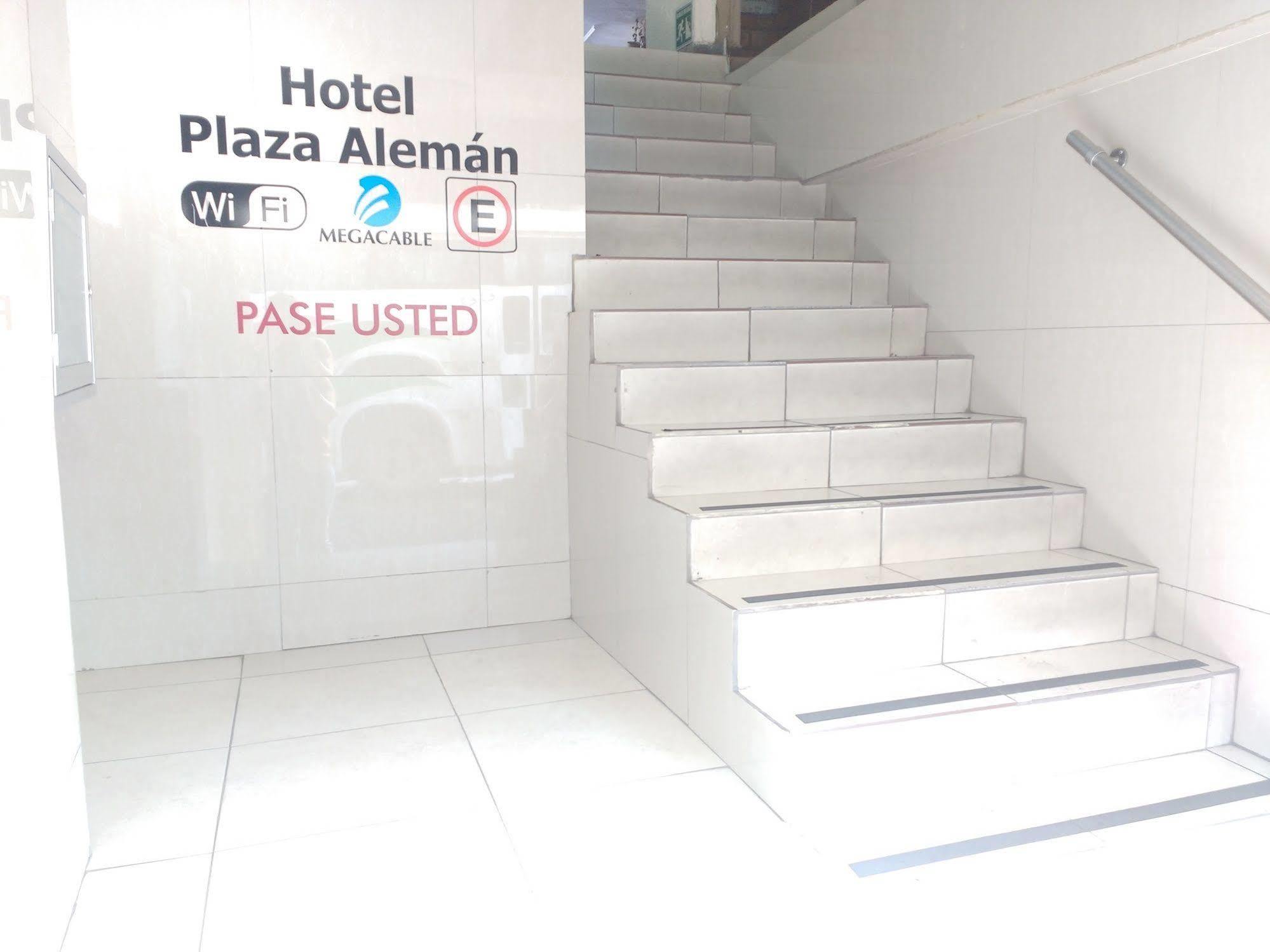 Hotel Plaza Aleman Leon Bagian luar foto